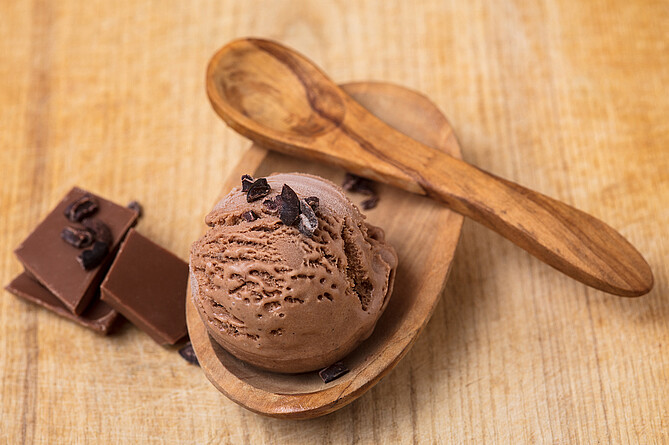 Selbstgemachtes Eis aus Schokolade – auch ohne Eismaschine